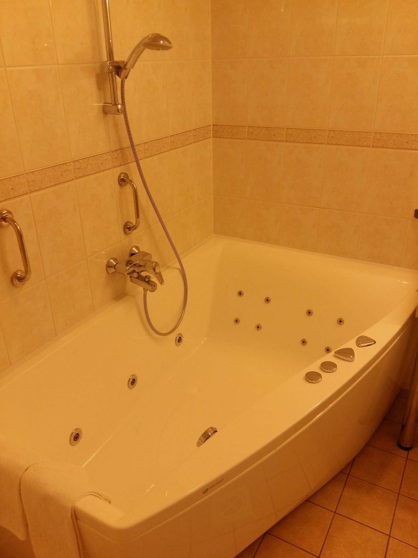 Barclay Hotel ตาร์ตู ภายนอก รูปภาพ